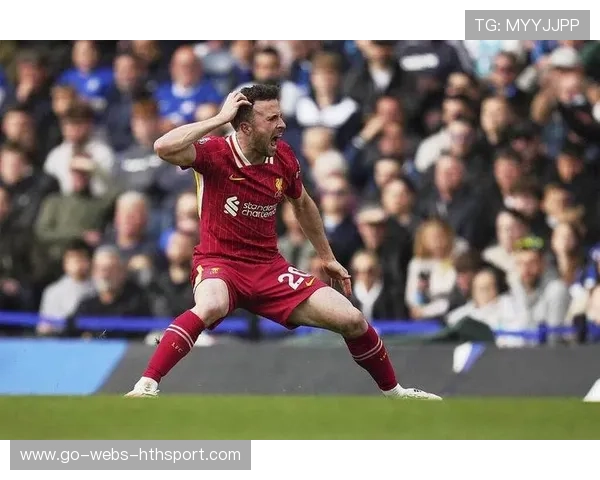 利物浦连续反击冲击对手禁区外沿，若塔再次打出关键一脚